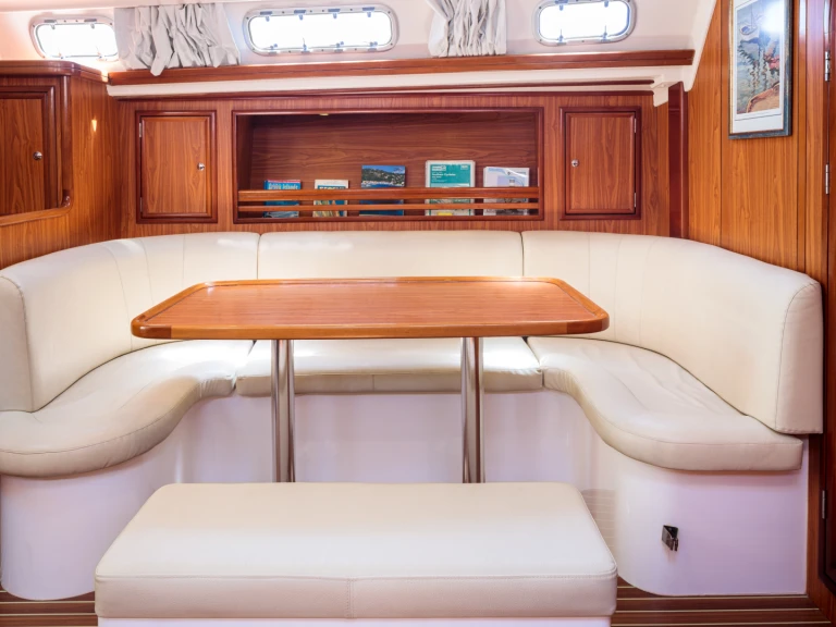 Ein Ocean Yachts Ocean Star 51.2 mieten in Limáni Lavríou