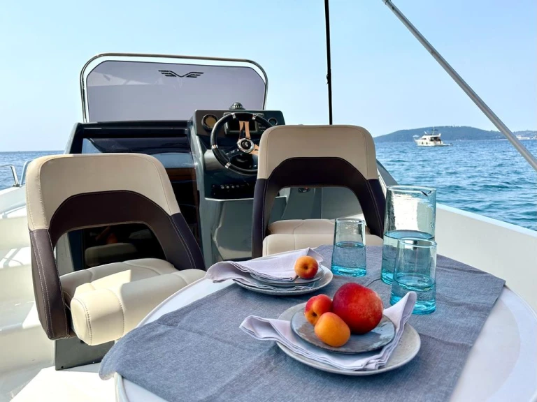 Ein Bénéteau Flyer 6 SUNdeck mieten in La Seyne-sur-Mer