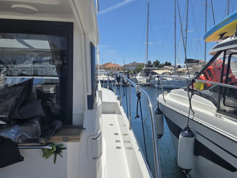 Motorboot mit oder ohne Skipper Sealine mieten in Biograd na Moru