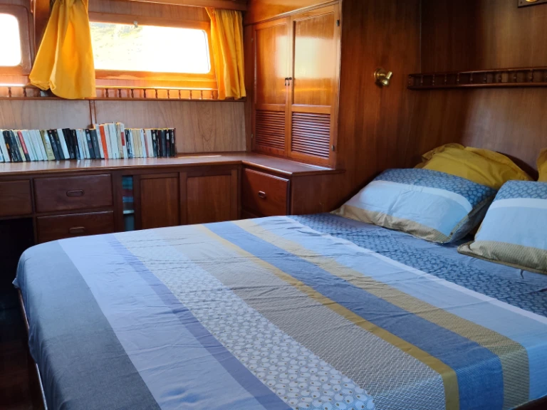 Vermietung Motorboot MODERN BOAT mit Führerschein