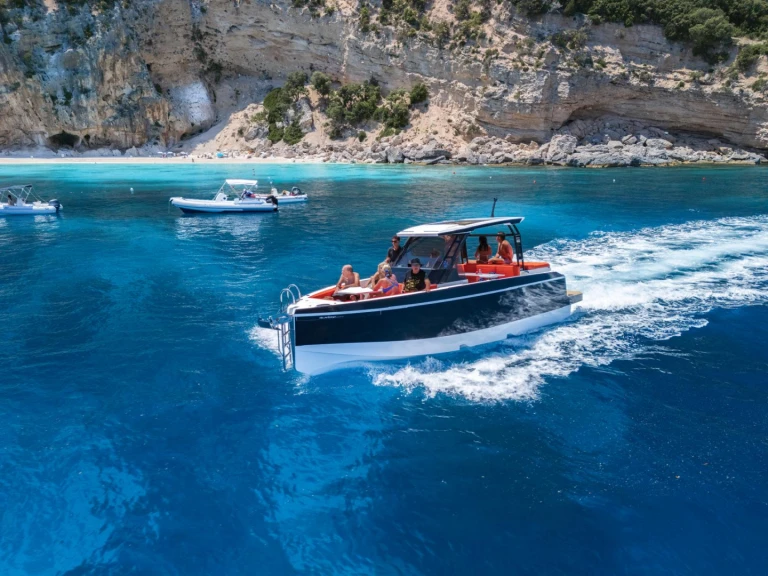 Motorboot mit oder ohne Skipper De Antonio Yacht D29 mieten in Cala Gonone
