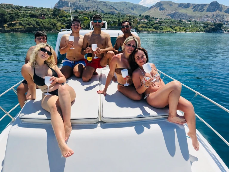 Motorboot mit oder ohne Skipper aztec mieten in Cefalù