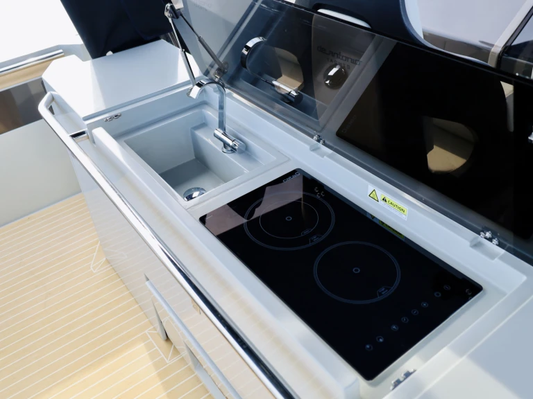 Vermietung Motorboot DE ANTONIO Yachts mit Führerschein