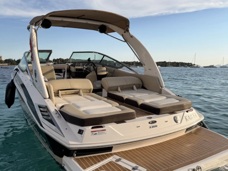 Motorboot mieten in Mandelieu-la-Napoule - Régal Regal 2300