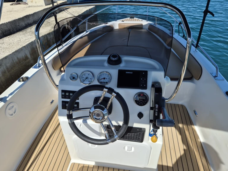 YachtCharter in Poreč - Holiday 19 Open auf SamBoat