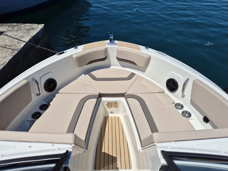 Bayliner VR6 OB mieten Poreč