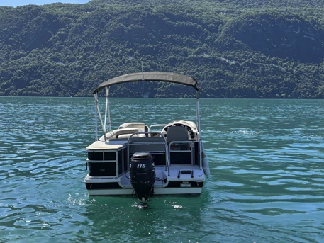 YachtCharter in Aix-les-Bains - HURRICANE fundeck 190 auf SamBoat