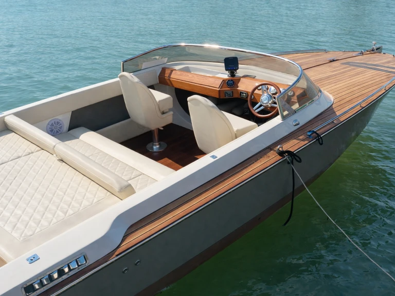Ein Ilver JUNIOR 22 mieten in Sirmione