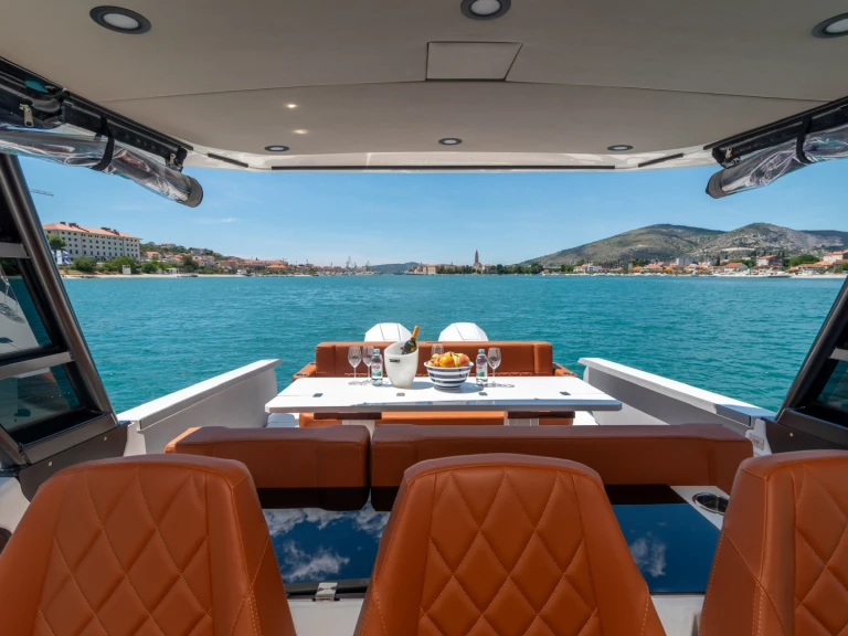 Motorboot mit oder ohne Skipper Saxdor mieten in Split