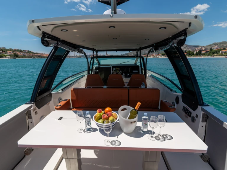 Motorboot mieten in Split zum besten Preis