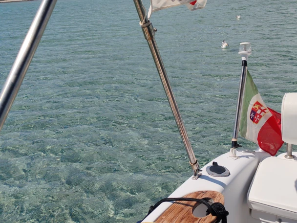 Ein Sessa Marine Key Largo 25 mieten in Carloforte