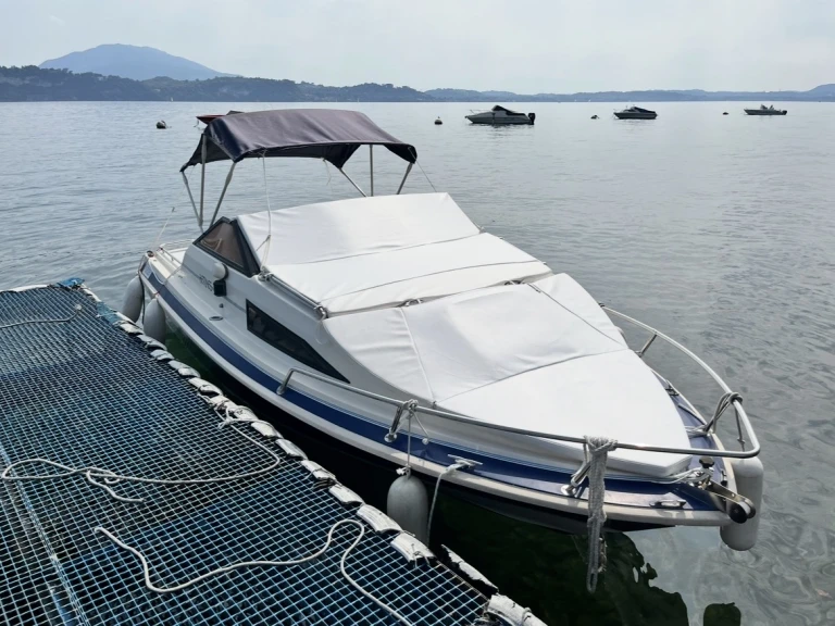 Motorboot mit oder ohne Skipper A HELLAS mieten in Stresa