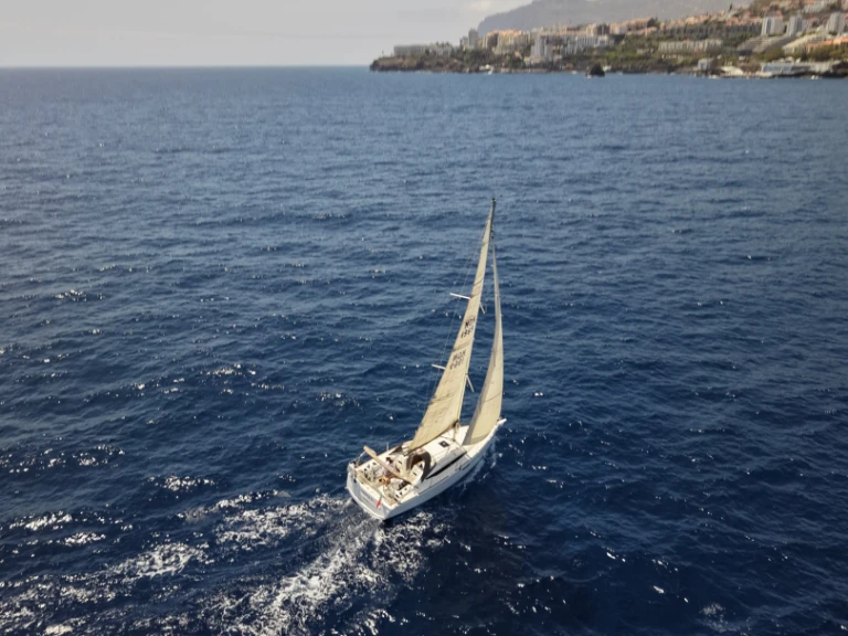 Segelboot mit oder ohne Skipper Jeanneau mieten in Porto do Funchal