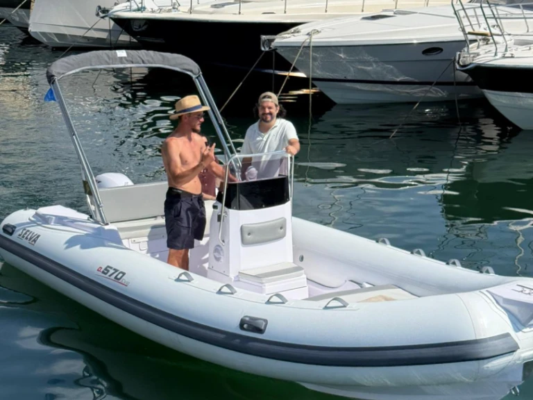 Schlauchboot mit oder ohne Skipper Selva mieten in Neapel
