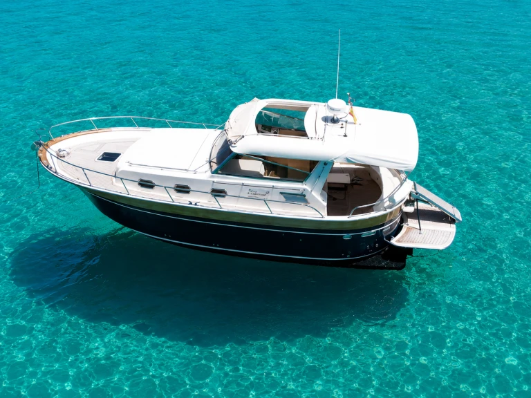 YachtCharter in Mahon Port - Apreamare 100 comfort auf SamBoat