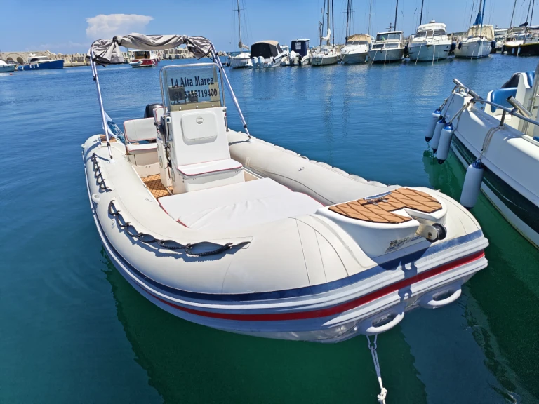 Schlauchboot mit oder ohne Skipper Mistral 610  mieten in Marina di San Foca