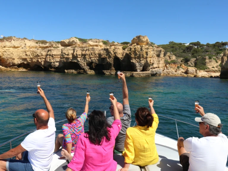 Ein Pershing Pershing 43 HT mieten in Albufeira