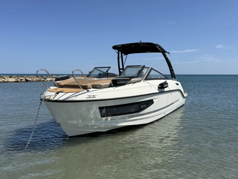 Motorboot mieten in Port-Camargue zum besten Preis