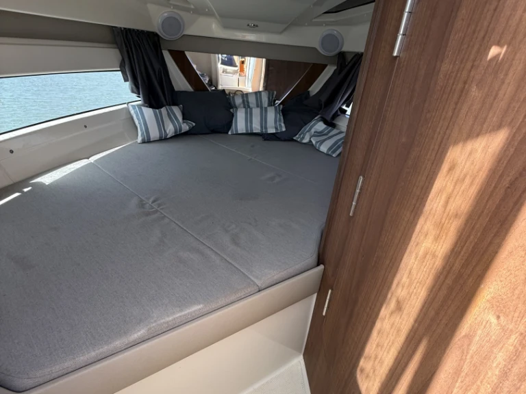 Quicksilver Activ 755 Cruiser mieten Port-Camargue