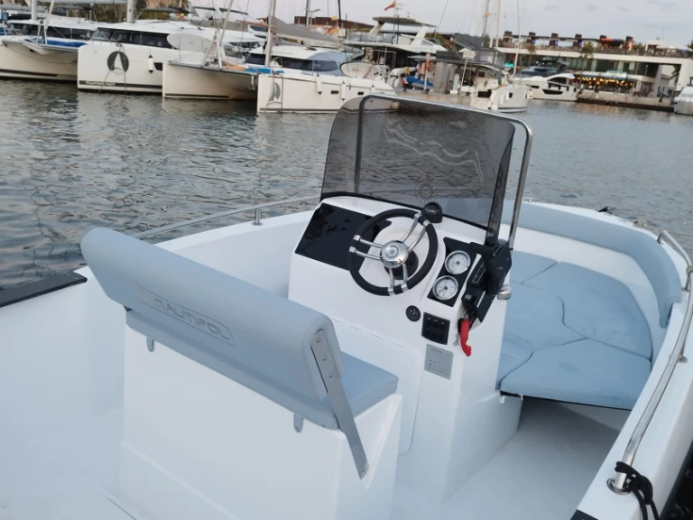 Motorboot mit oder ohne Skipper Nautipol mieten in Spanien