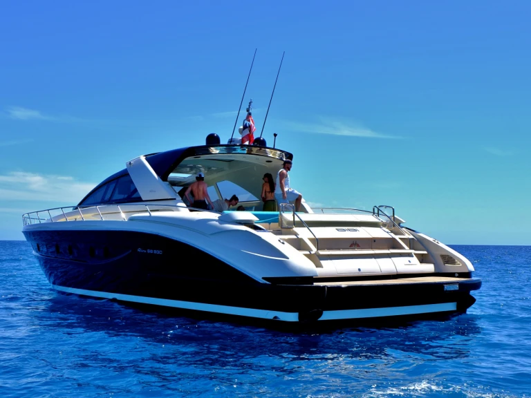 Vermietung Yacht Riva mit Führerschein