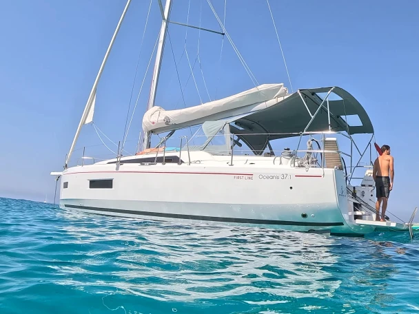 Segelboot mieten in Palma de Mallorca - Oceanis 37.1 firts line