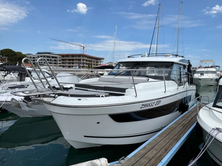 Motorboot mit oder ohne Skipper Jeanneau mieten in Zadar