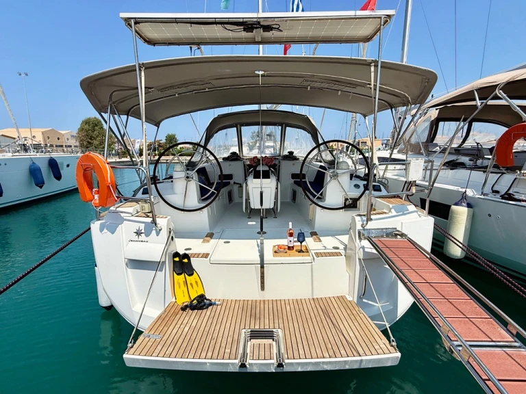 Segelboot mit oder ohne Skipper Jeanneau mieten in Nidri