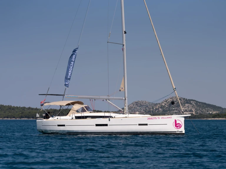 Segelboot mit oder ohne Skipper Dufour mieten in Pirovac
