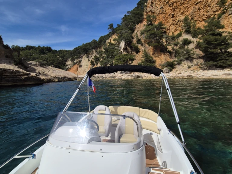 Motorboot mieten in Six-Fours-les-Plages zum besten Preis