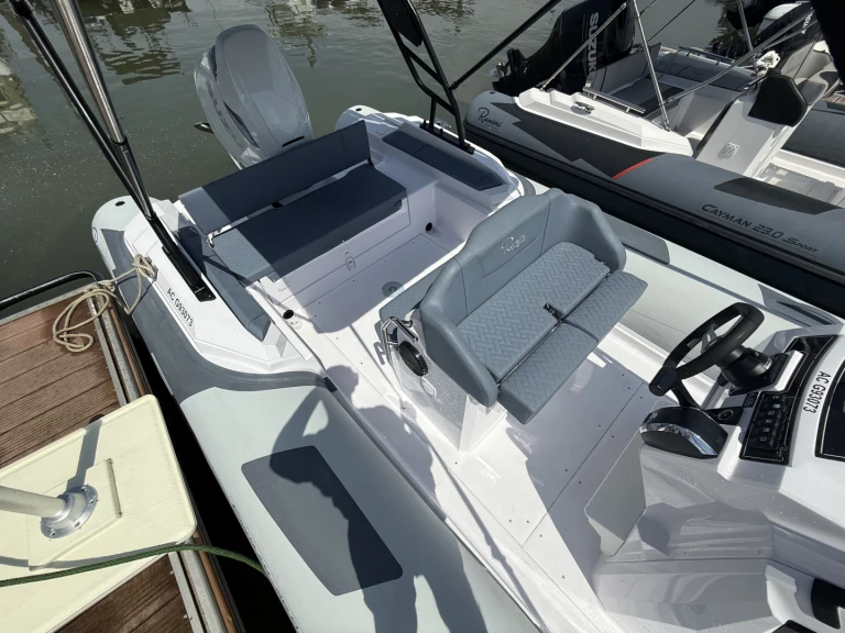Ein Ranieri Cayman 26 Sport Touring mieten in Arcachon