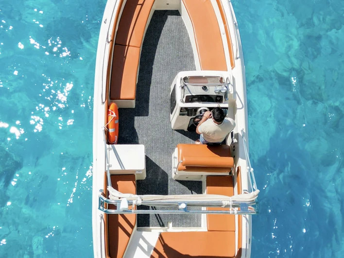 Motorboot mieten in Laganás zum besten Preis