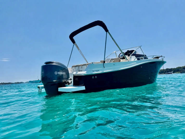 Motorboot mieten in Mandelieu-la-Napoule - Pacific Craft Pacific Craft 730 SC