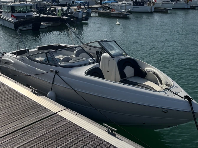 Motorboot mit oder ohne Skipper Stingray mieten in Poole