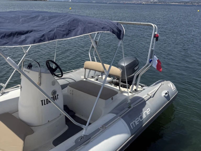Ein Zodiac Medline 500 mieten in Le Brusc