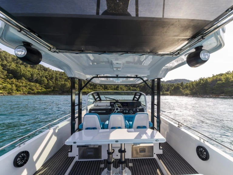 Motorboot mieten in Bol zum besten Preis