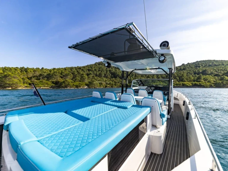 YachtCharter in Bol - Axopar Axopar 37 Sun-Top auf SamBoat