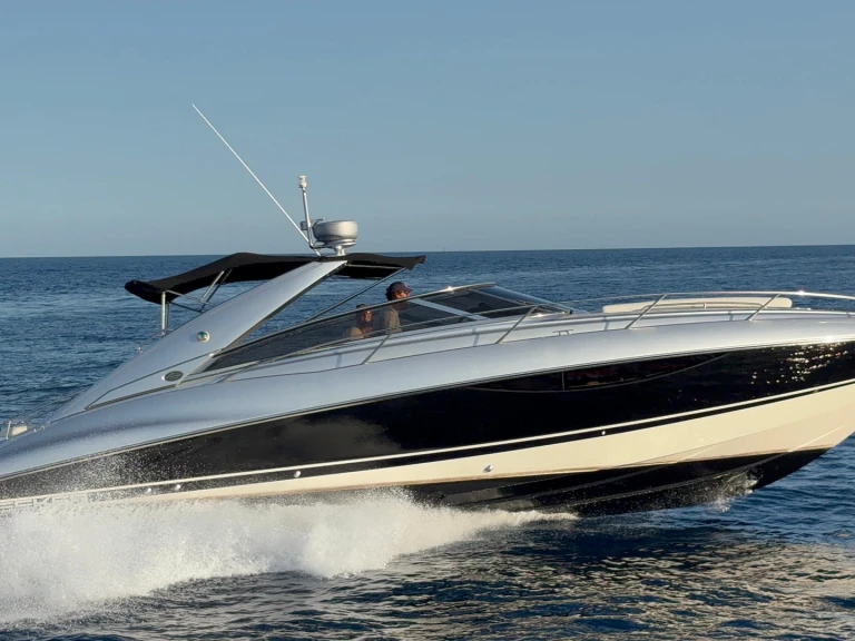 Vermietung Motorboot Sunseeker mit Führerschein