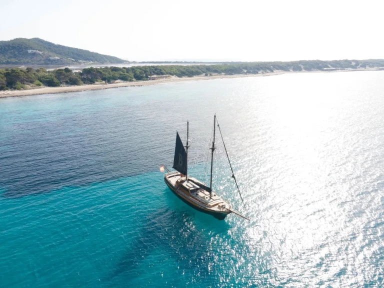 Ein MEHMET GOLETTA  mieten in Ibiza Town