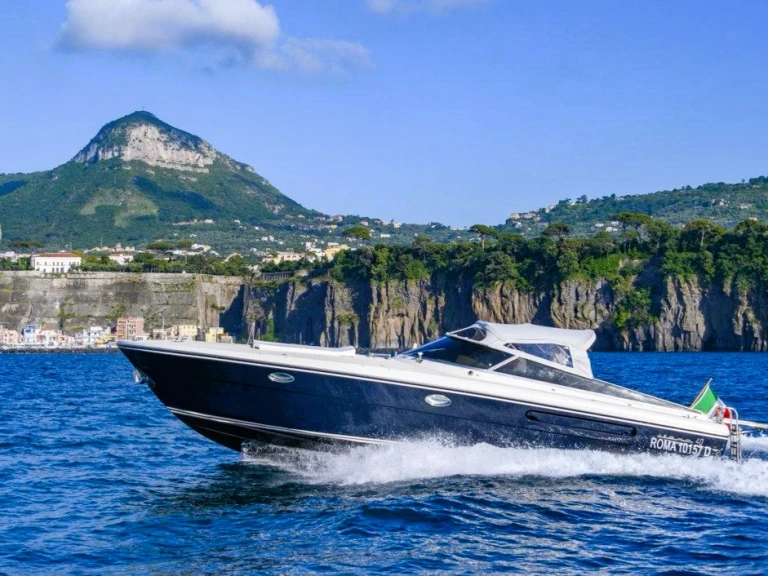 Ein Itama Itama 40 mieten in Capri