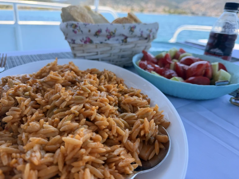 Motorboot mieten in Pórto Ráfti - Traditional Greek 