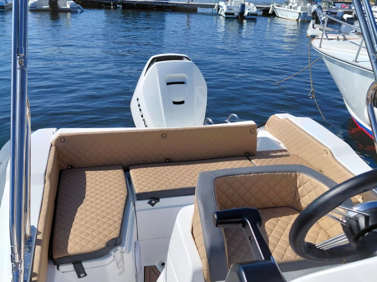 Vermietung Schlauchboot Levante mit Führerschein