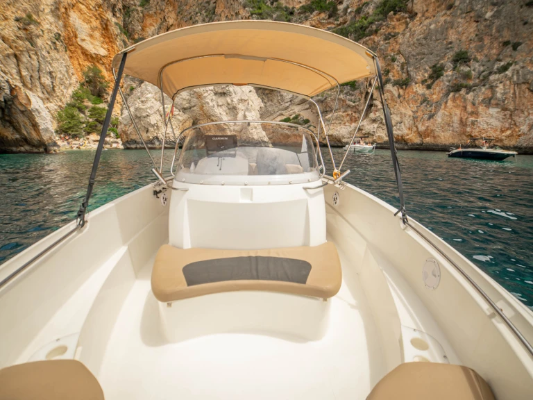 Motorboot mit oder ohne Skipper AQUA mieten in Oliva