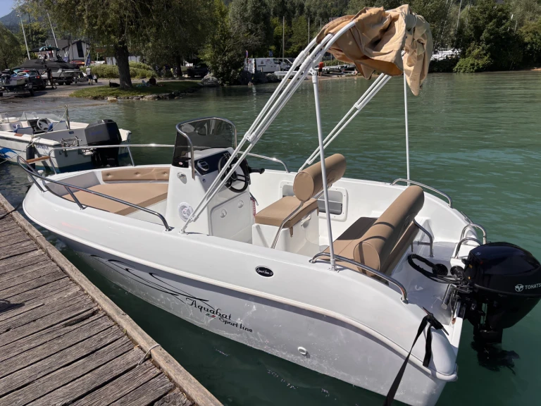 Motorboot mit oder ohne Skipper Aquabat mieten in Annecy