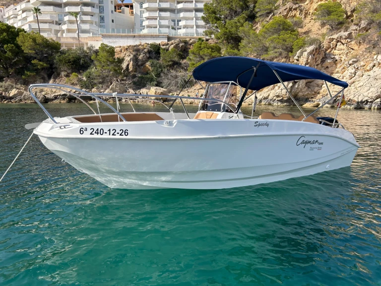 Motor yacht Caymam 585 mieten Marina Greenwich