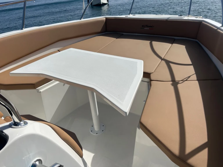 Bootsverleih Motor yacht Caymam 585 Marina Greenwich Samboat