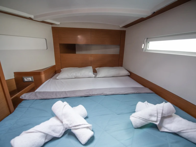 Boot mieten Nidri günstig Sun Odyssey 410