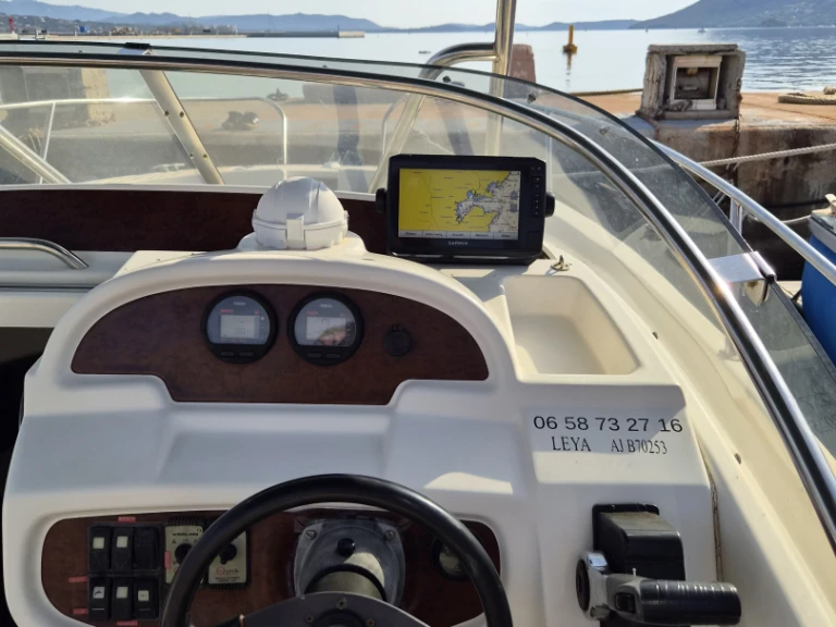 Vermietung Motorboot Jeanneau mit Führerschein