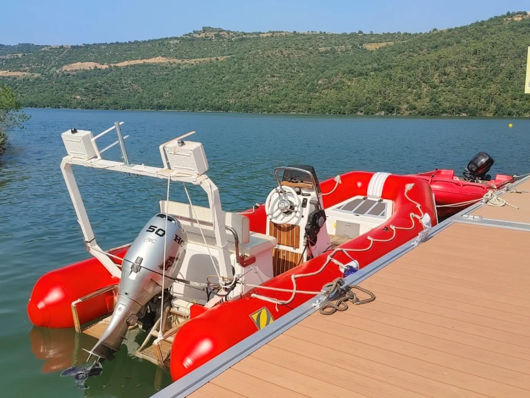 Schlauchboot mieten in la Baronia de Rialb - Zodiac Cherokee