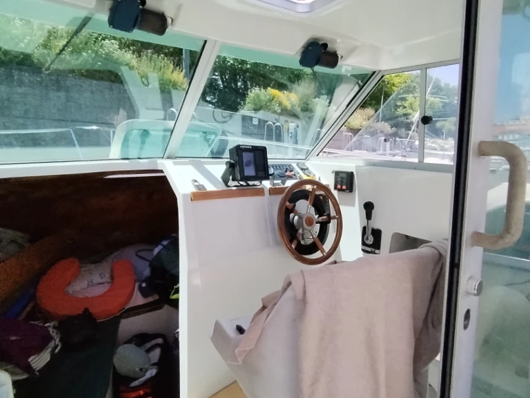 Motorboot mit oder ohne Skipper Jeanneau mieten in Meillerie